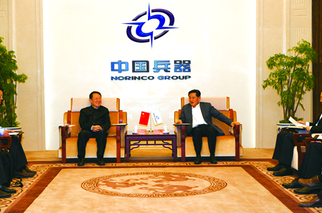 DSC_5985石巖會(huì )見(jiàn)西工大書(shū)記.png